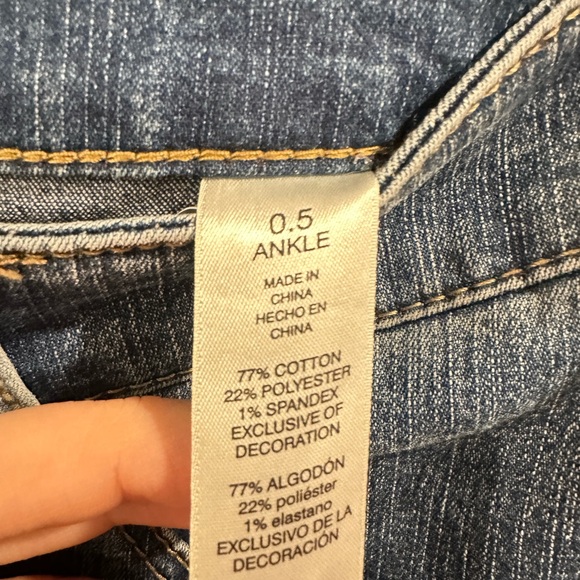 Chico’s Two-Tone Blue Straight Leg Jeans | Size 0.5 | Modern Stretch Denim - Picture 4 of 9